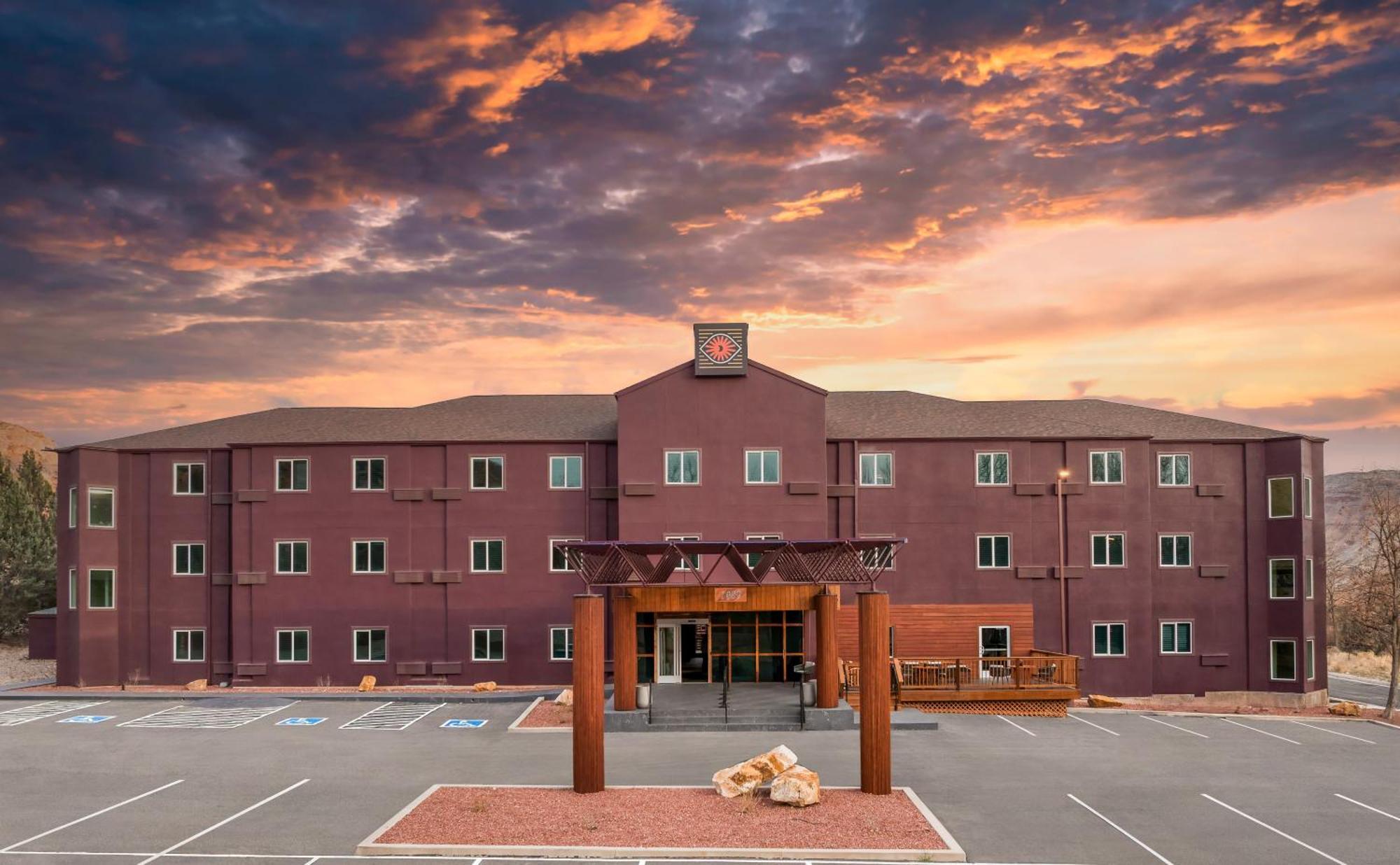 Wolfe'S Moab, Adult Only Hotel Exterior photo