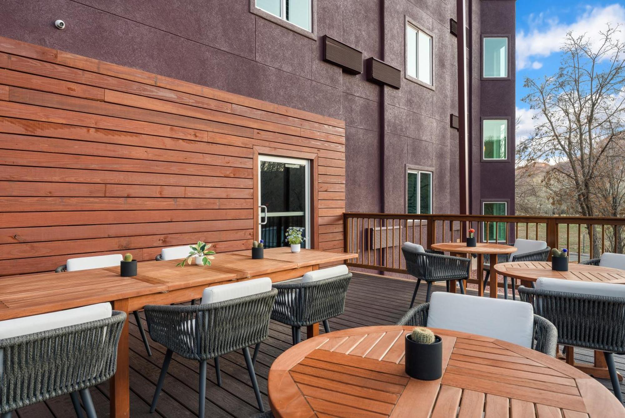 Wolfe'S Moab, Adult Only Hotel Exterior photo
