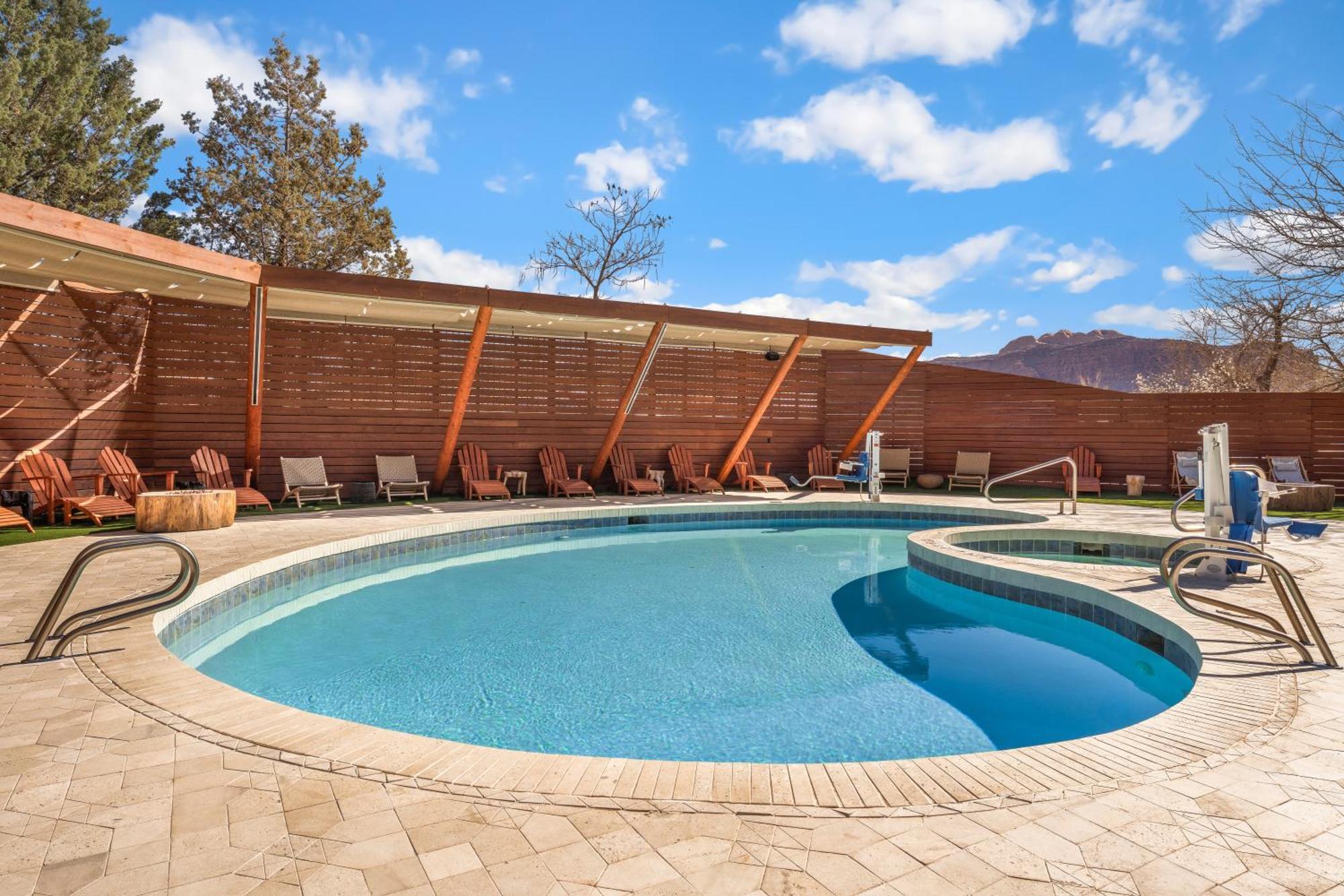 Wolfe'S Moab, Adult Only Hotel Exterior photo
